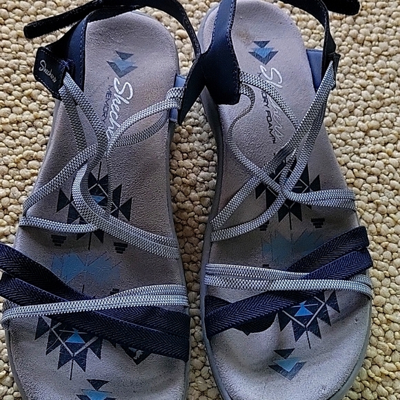 Sketchers navy Reggae sandals, size 10 - Picture 5 of 7